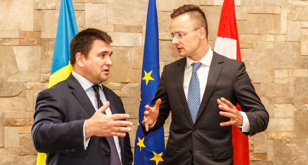 Венгрия и Украина высылают дипломатов друг друга
