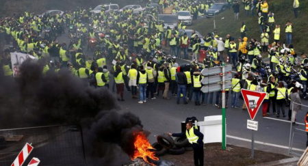 Протесты против повышения цен на бензин во Франции