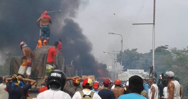 Поджёг грузовиков с гуманитарной помощью в Венесуэле